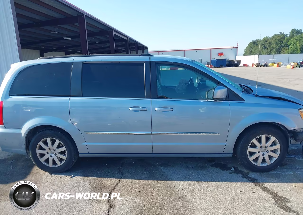 2016 Chrysler Town & Country Touring VIN:2C4RC1BG4GR282142 - 14