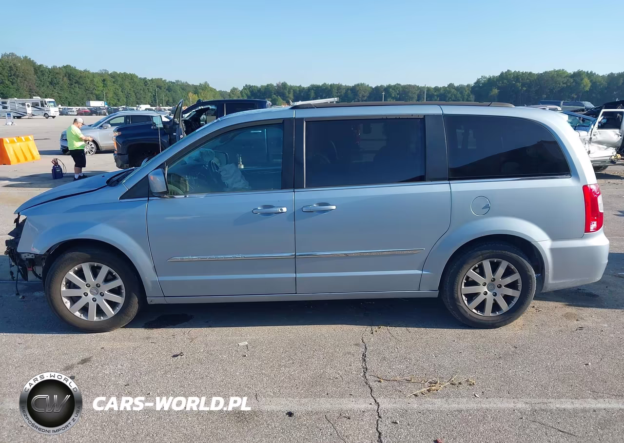 2016 Chrysler Town & Country Touring VIN:2C4RC1BG4GR282142 - 15