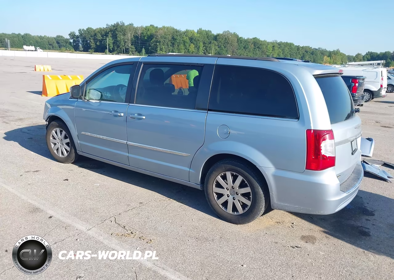 2016 Chrysler Town & Country Touring VIN:2C4RC1BG4GR282142 - 3