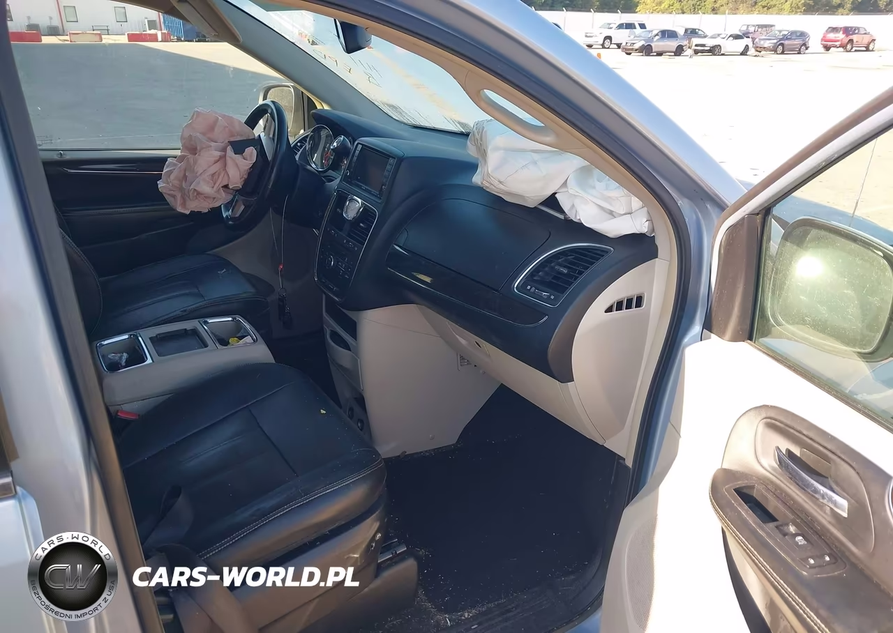 2016 Chrysler Town & Country Touring VIN:2C4RC1BG4GR282142 - 5