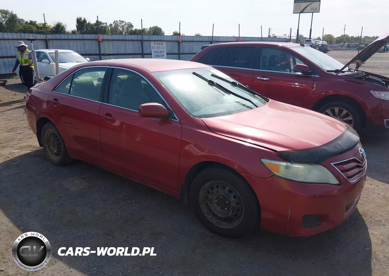 2011 Toyota Camry Le – zdjęcie 1 z 12