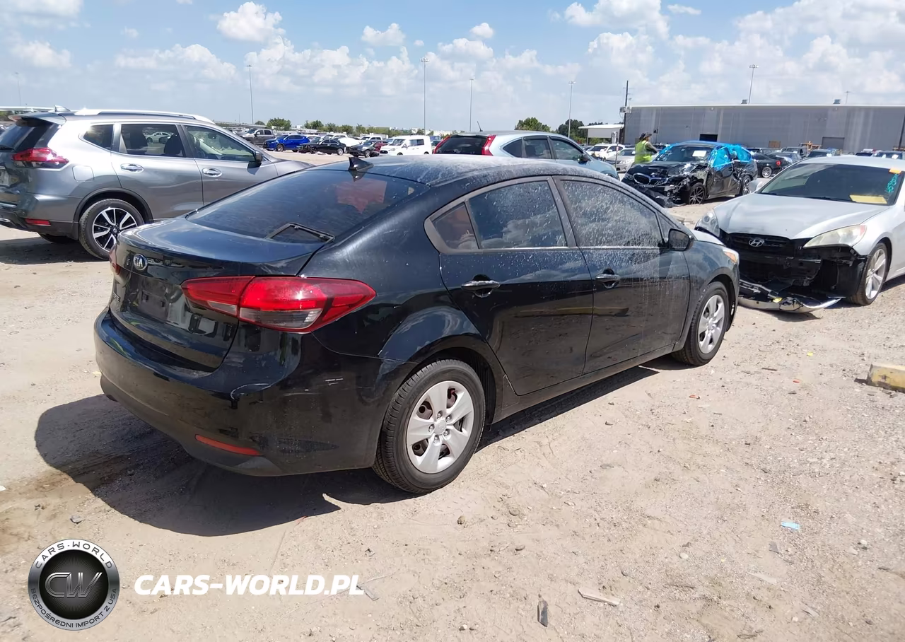 2017 Kia Forte Lx VIN:3KPFK4A79HE095619 - 4