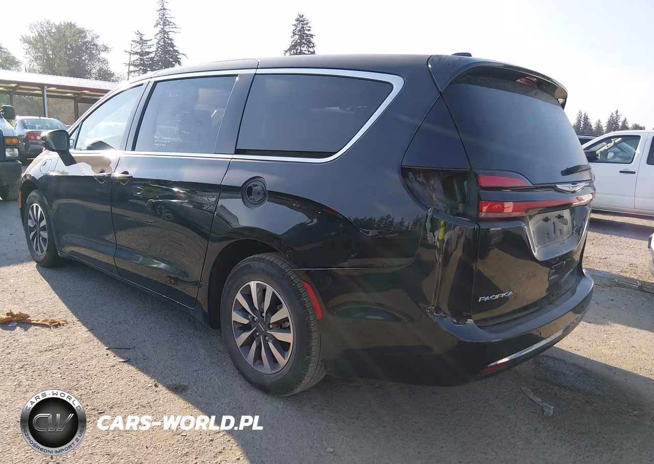 2023 Chrysler Pacifica Hybrid Touring L VIN:2C4RC1L79PR622027 - 3