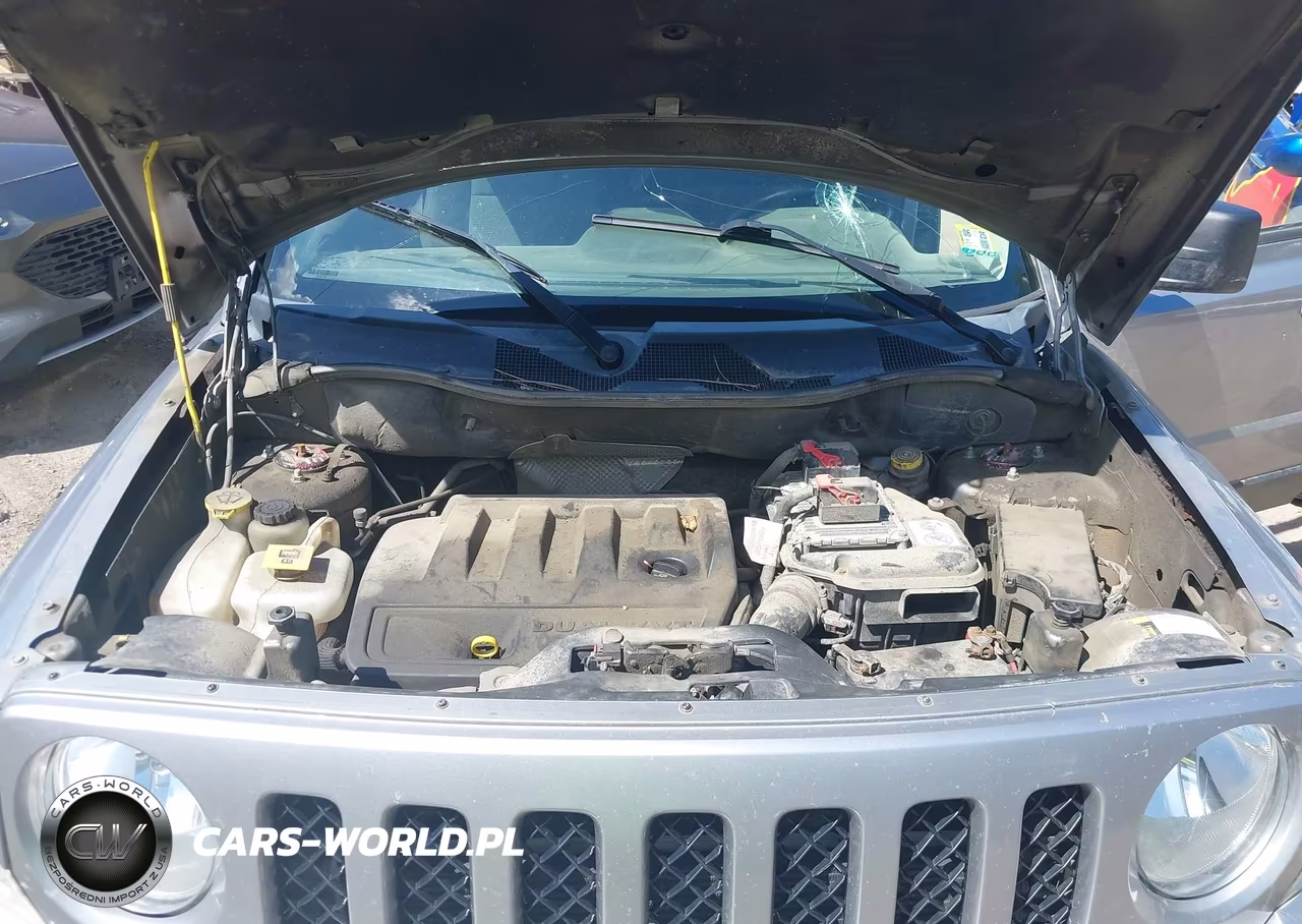 2015 Jeep Patriot Latitude VIN:1C4NJRFB7FD382500 - 10