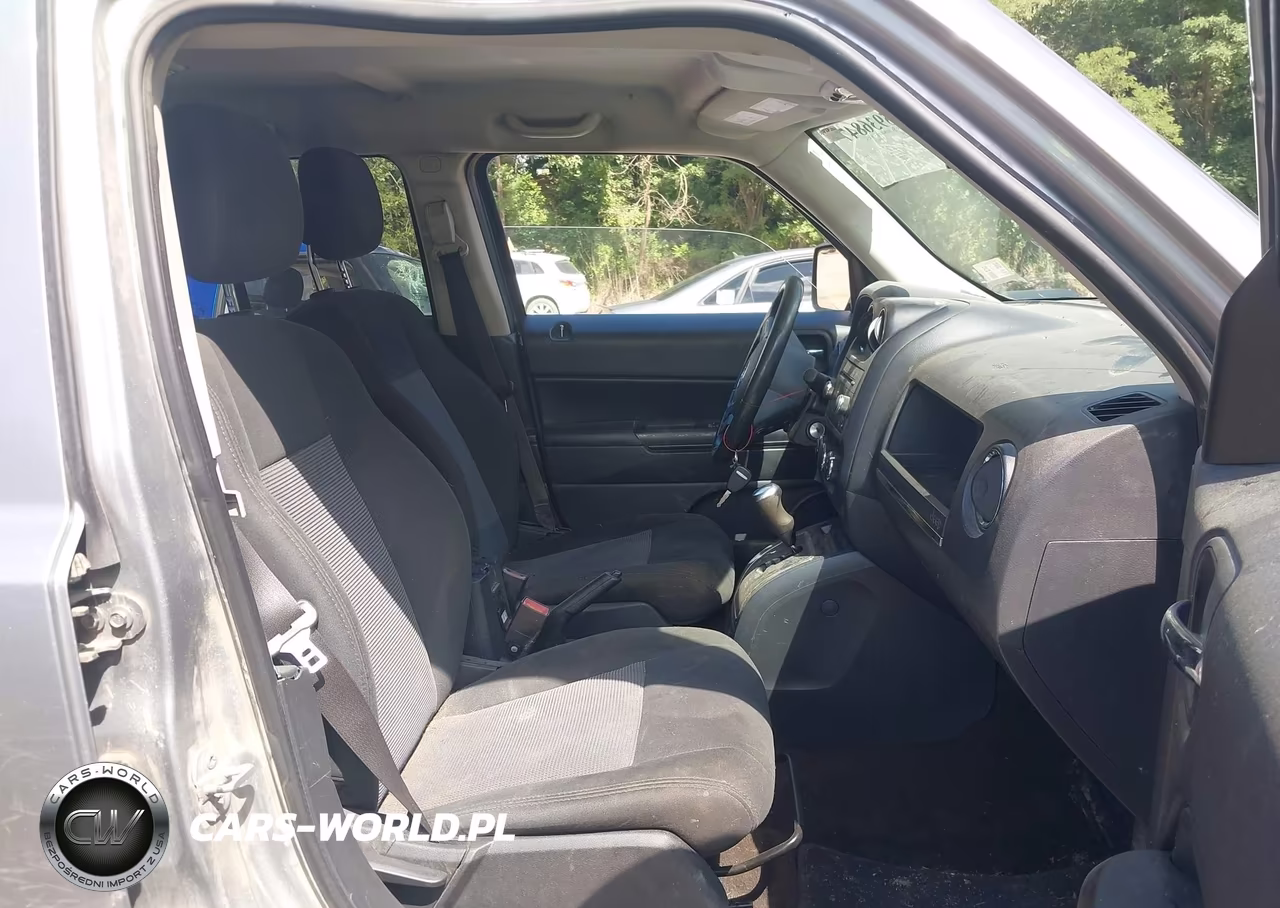 2015 Jeep Patriot Latitude VIN:1C4NJRFB7FD382500 - 5