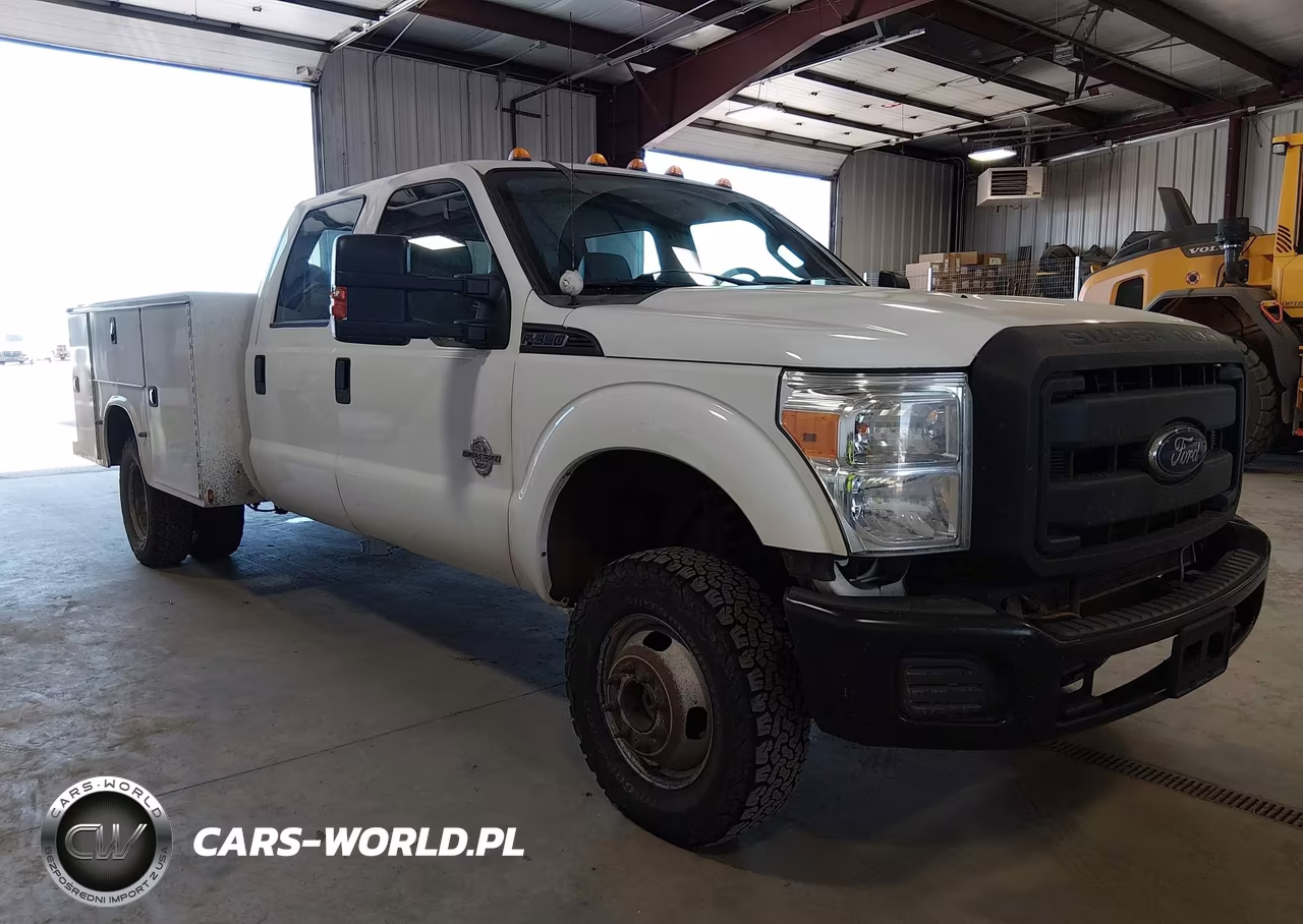 2015 Ford F-350 Chassis Xl