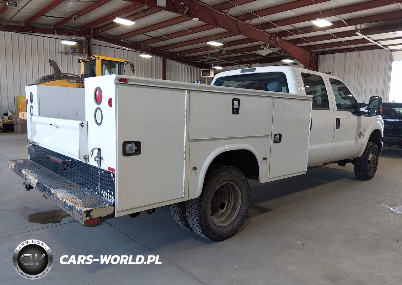 2015 Ford F-350 Chassis Xl VIN:1FD8W3HT3FEA24382 - 4