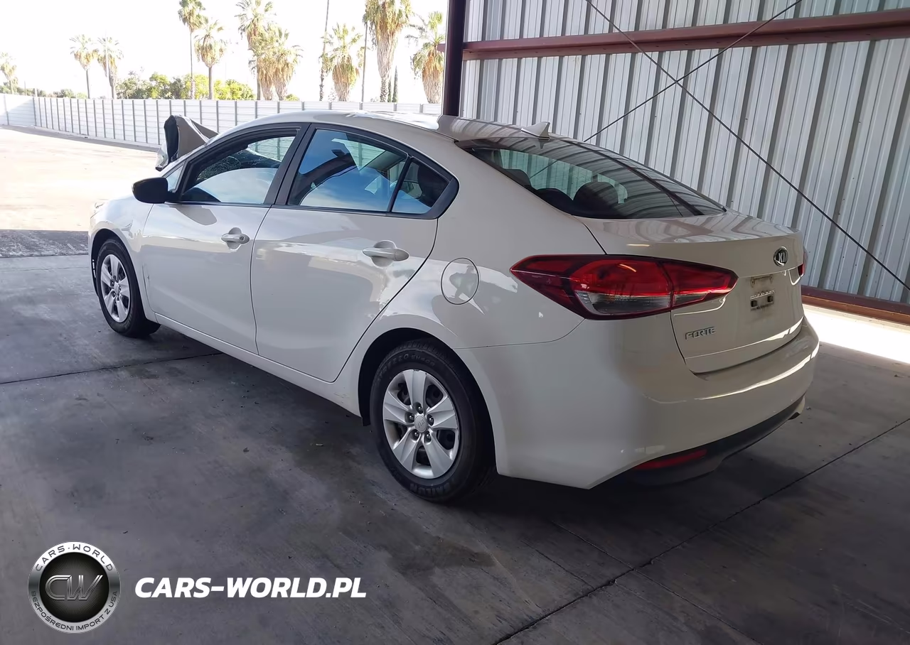 2018 Kia Forte Lx VIN:3KPFK4A7XJE211948 - 3