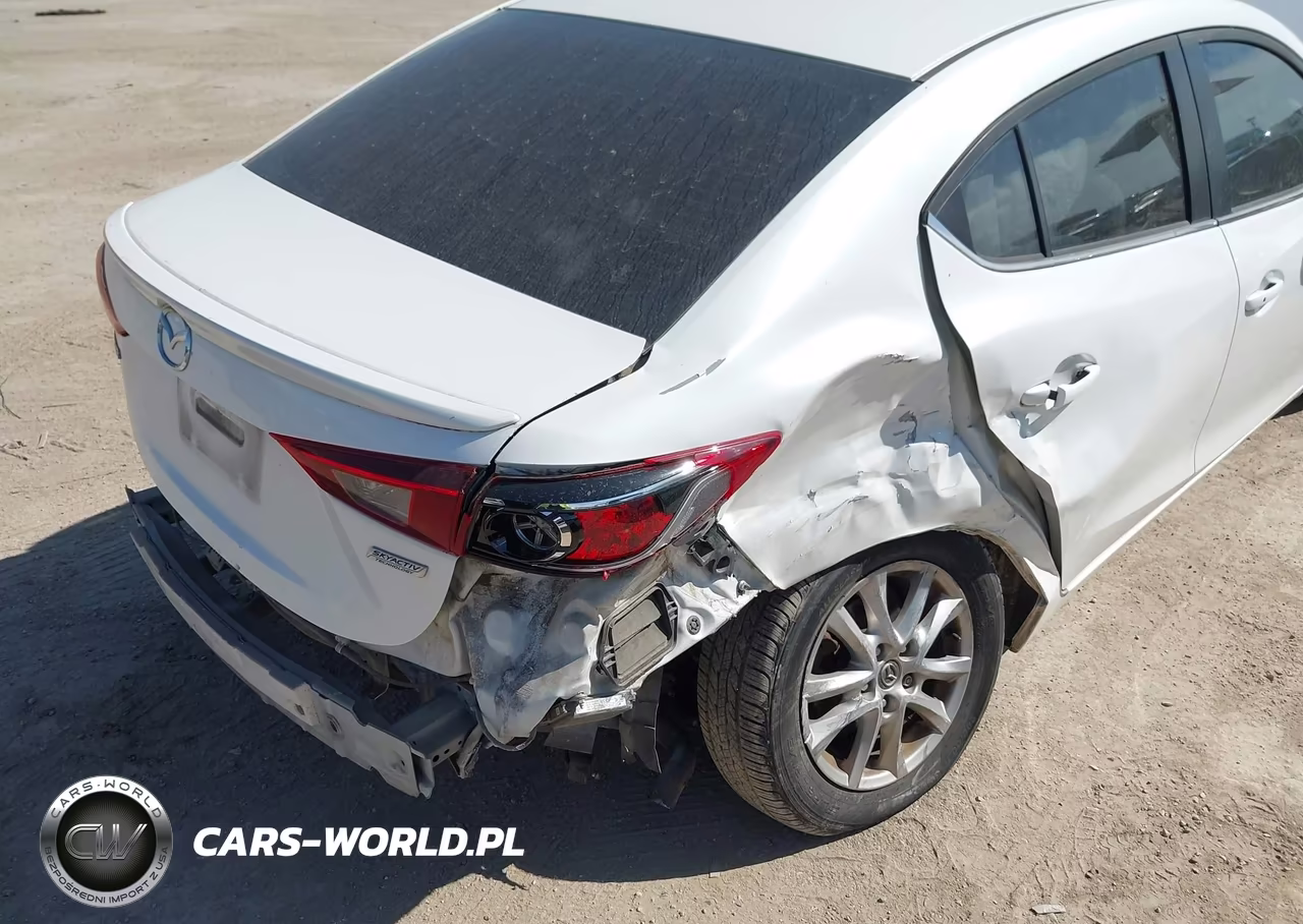 2014 Mazda Mazda3 I Touring VIN:JM1BM1V78E1110031 - 14