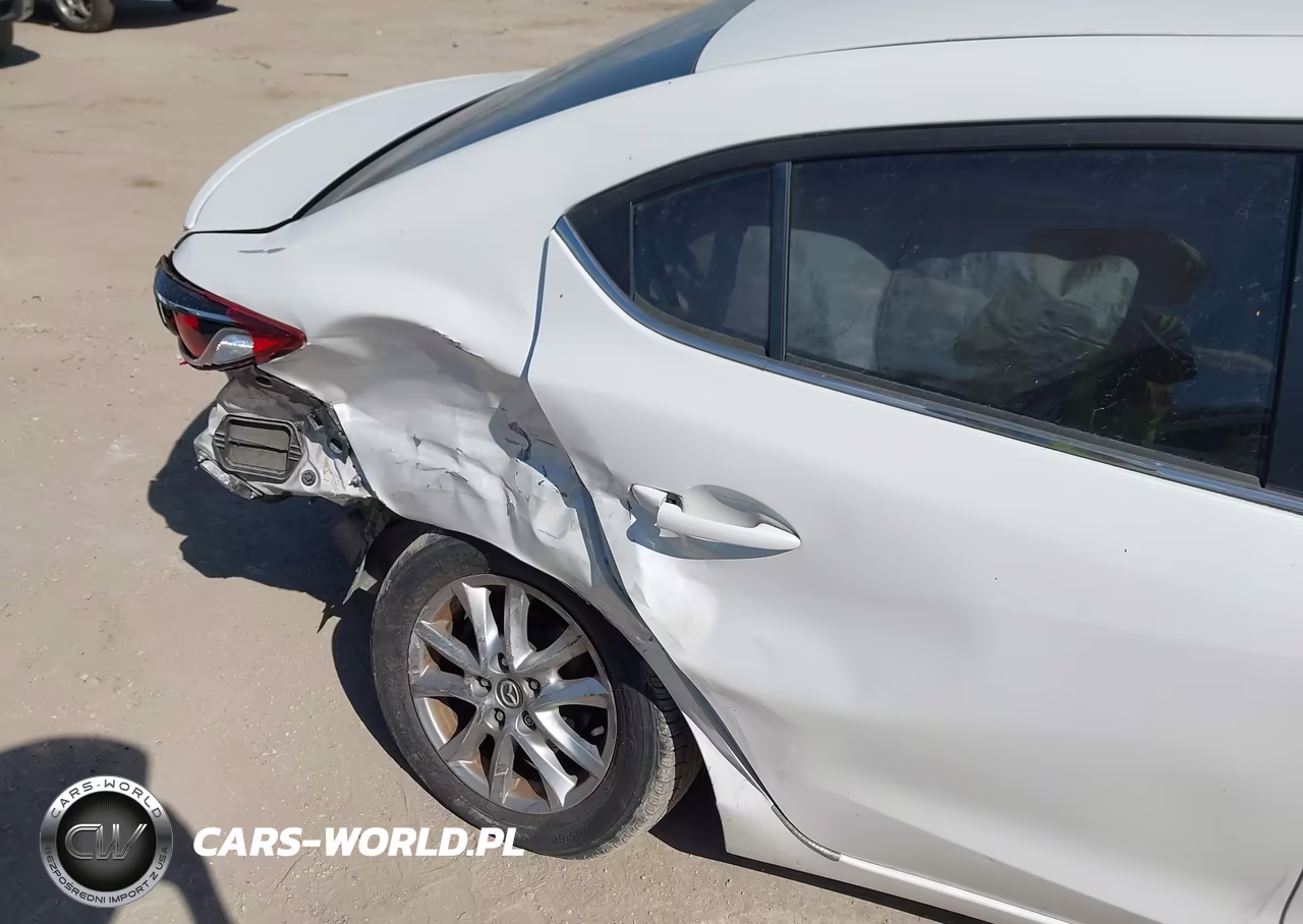 2014 Mazda Mazda3 I Touring VIN:JM1BM1V78E1110031 - 16
