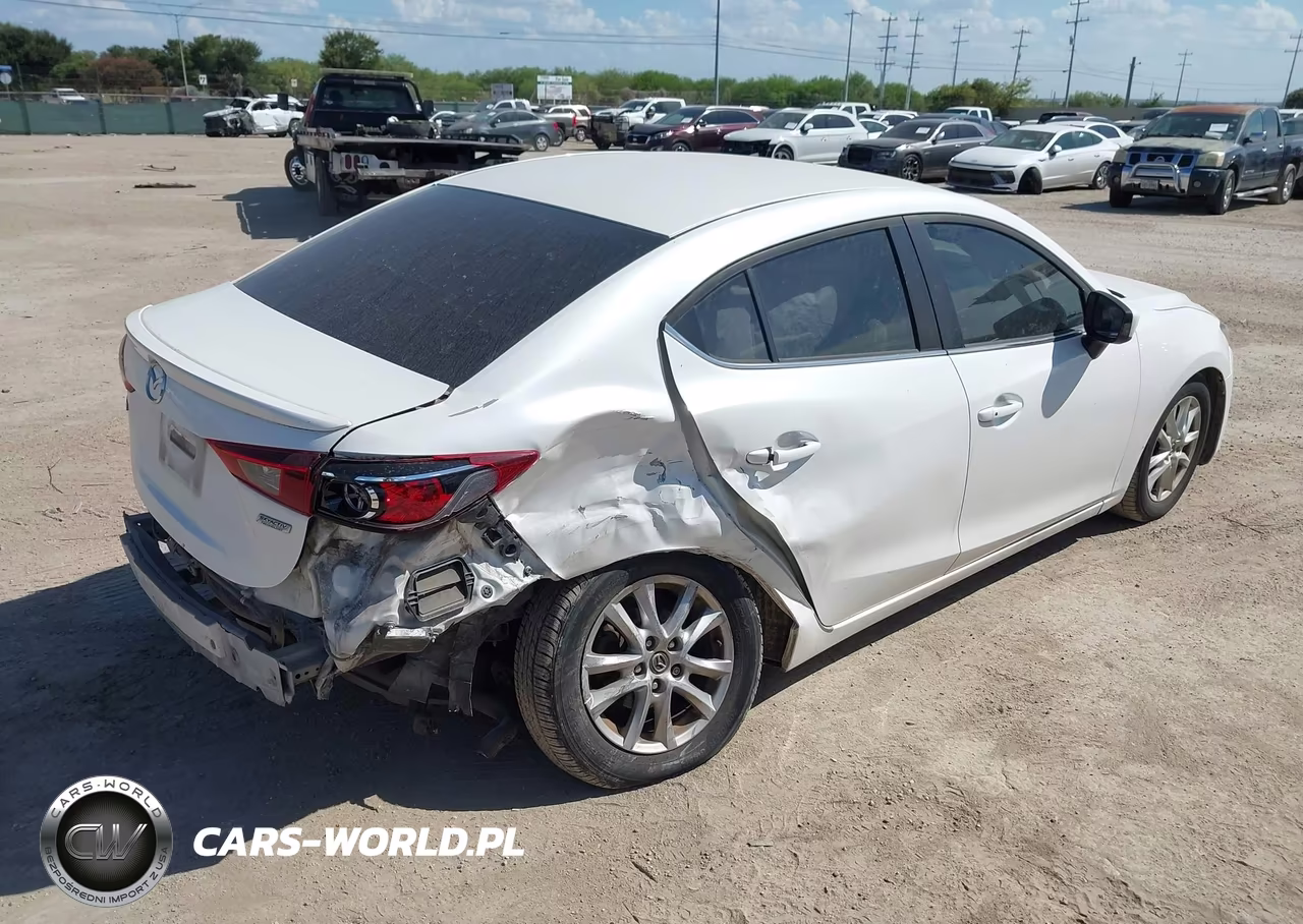 2014 Mazda Mazda3 I Touring VIN:JM1BM1V78E1110031 - 4