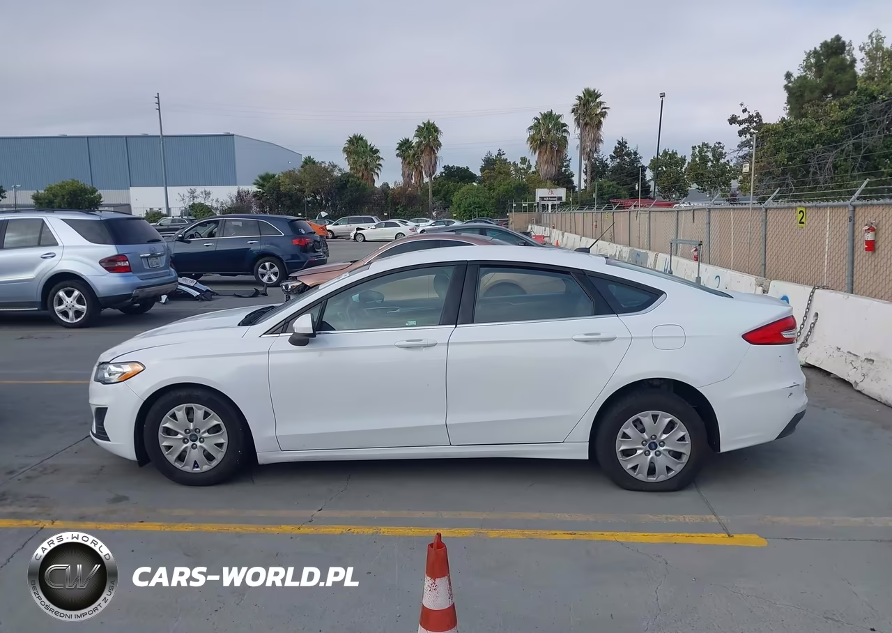 2019 Ford Fusion VIN:3FA6POG76KR284770 - 14