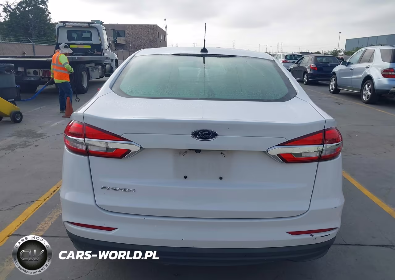 2019 Ford Fusion VIN:3FA6POG76KR284770 - 16
