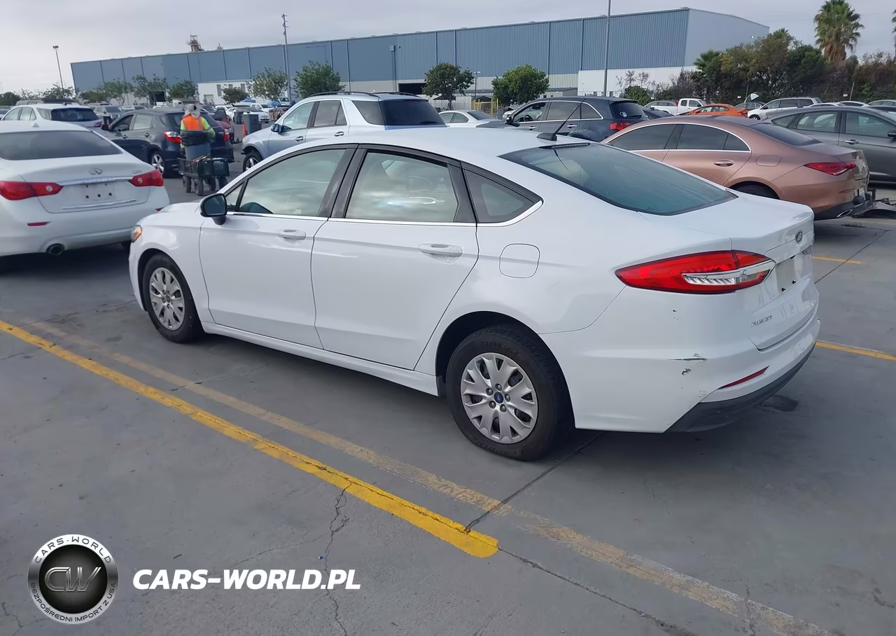 2019 Ford Fusion VIN:3FA6POG76KR284770 - 3