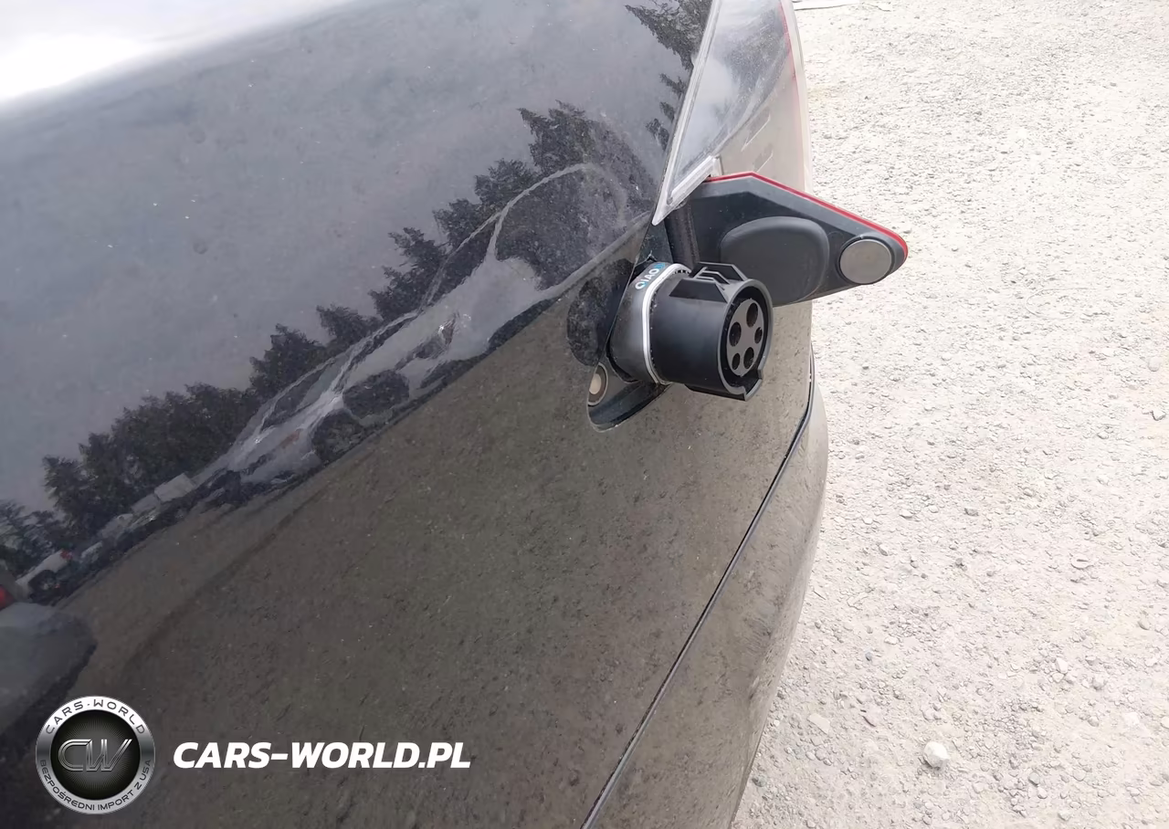 2013 Tesla Model S Performance VIN:5YJSA1DP3DFP08639 - 21