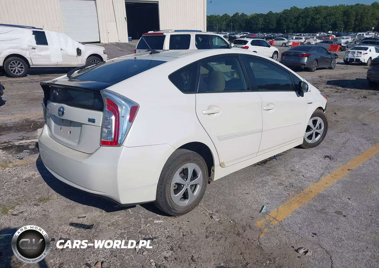 2012 Toyota Prius Three VIN:JTDKN3DU5C5454020 - 4
