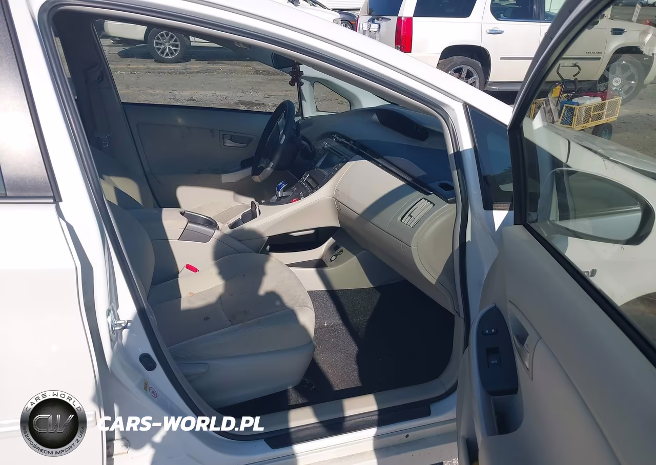 2012 Toyota Prius Three VIN:JTDKN3DU5C5454020 - 5