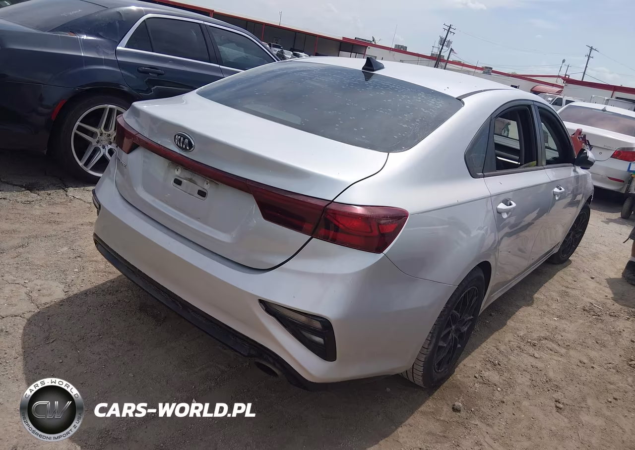 2019 Kia Forte Lxs VIN:3KPF24AD1KE135267 - 4