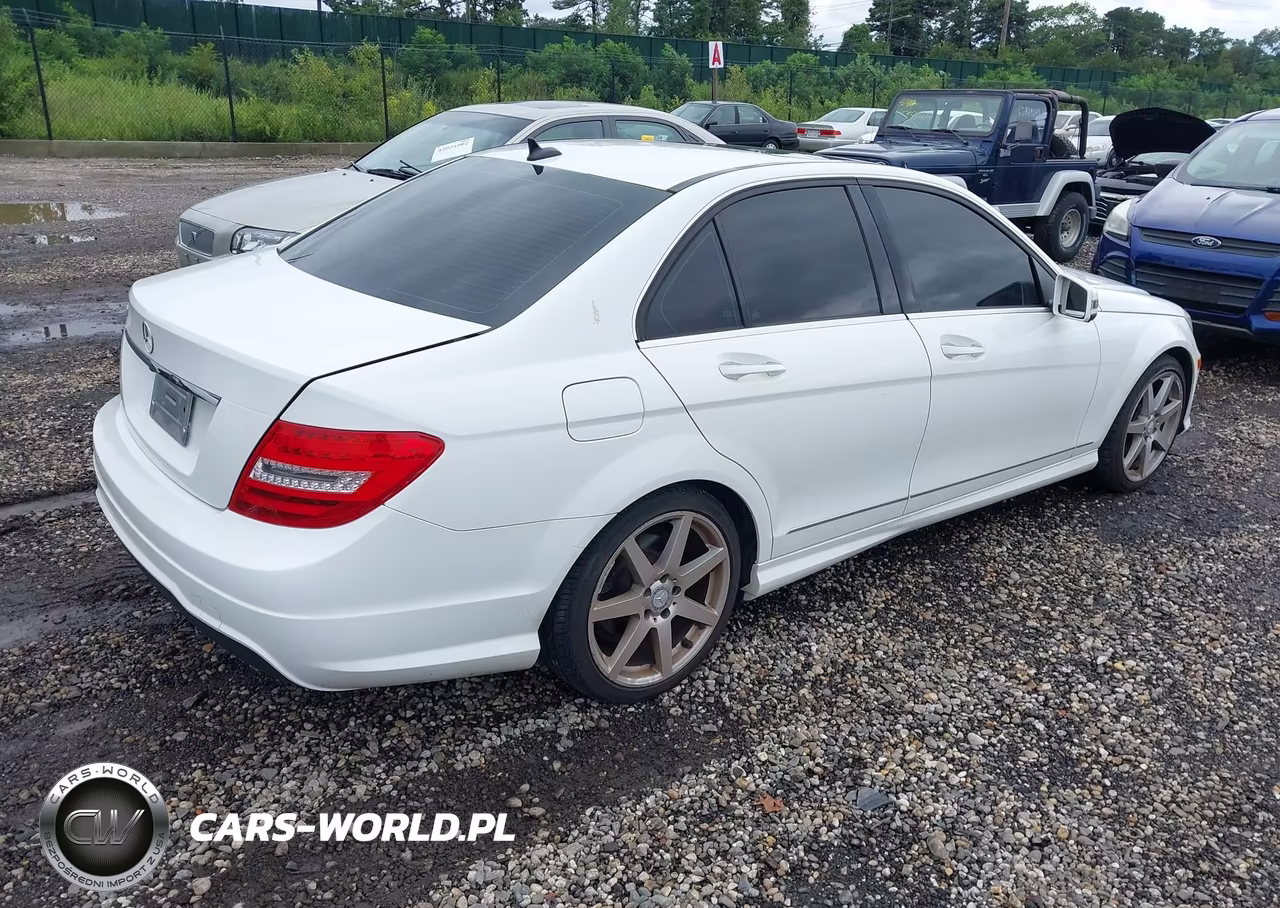 2014 Mercedes-Benz C 250 Sport VIN:WDDGF4HB1EG257201 - 4