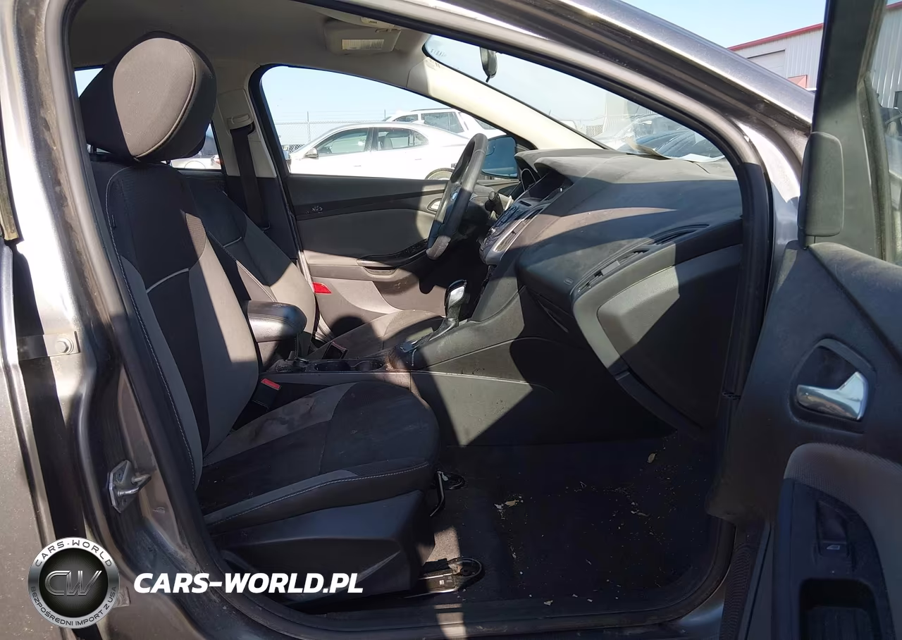 2014 Ford Focus Se VIN:1FADP3F29EL302809 - 5
