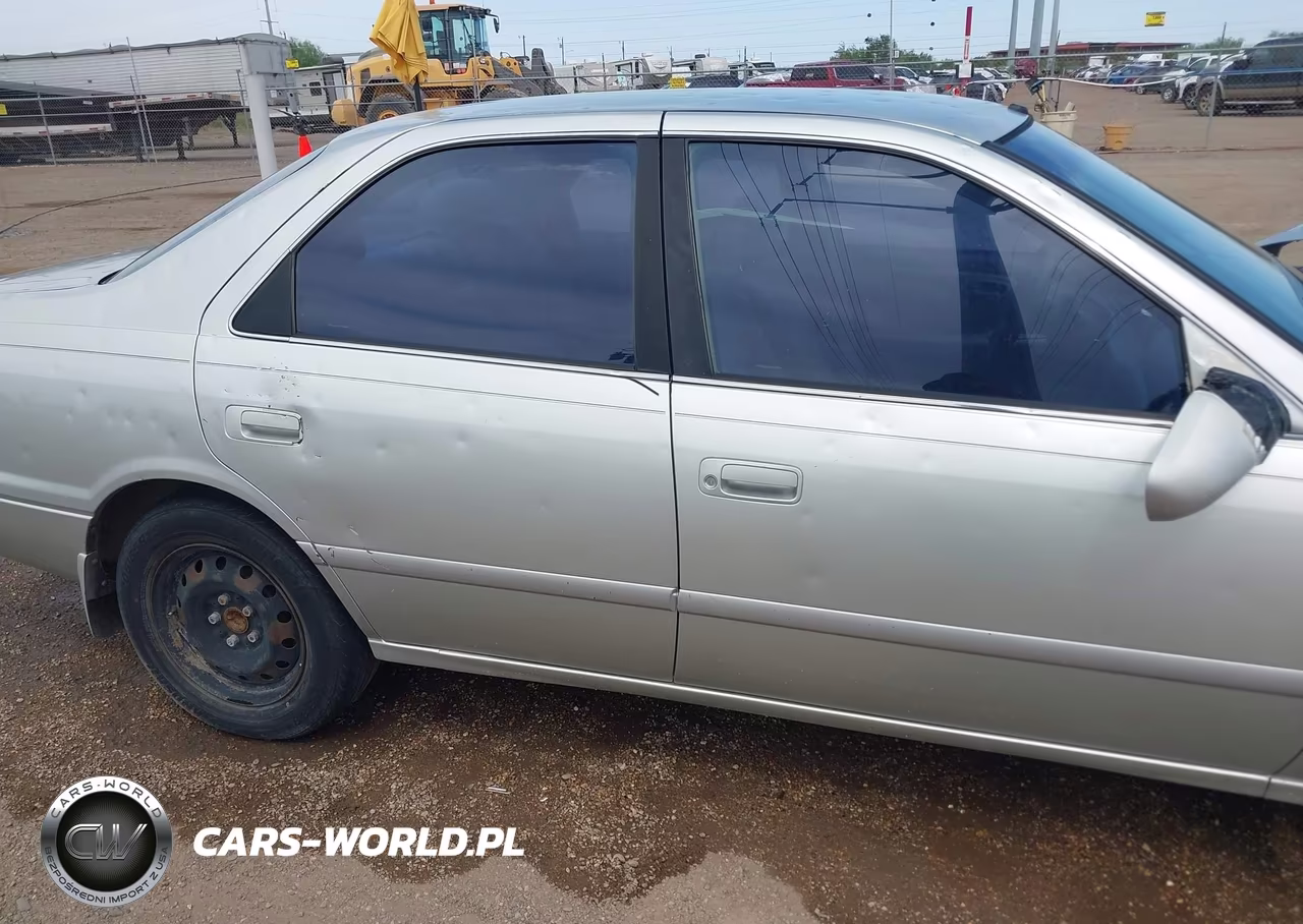2001 Toyota Camry Le VIN:JT2BG22K510550268 - 6
