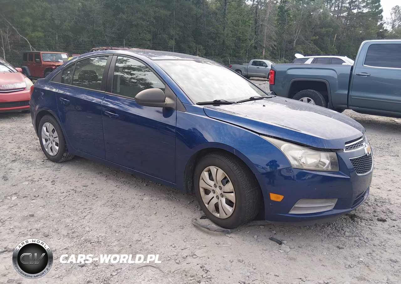 2013 Chevrolet Cruze Ls – zdjęcie 1 z 11