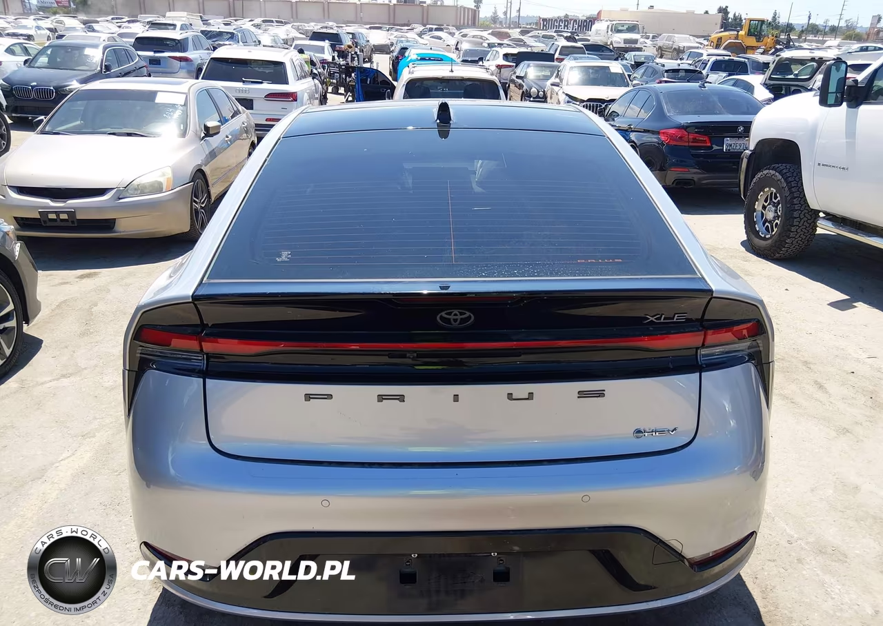 2024 Toyota Prius Xle VIN:JTDACAAU6R3044227 - 16
