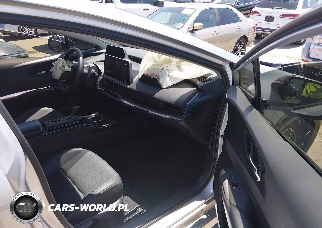 2024 Toyota Prius Xle VIN:JTDACAAU6R3044227 - 5