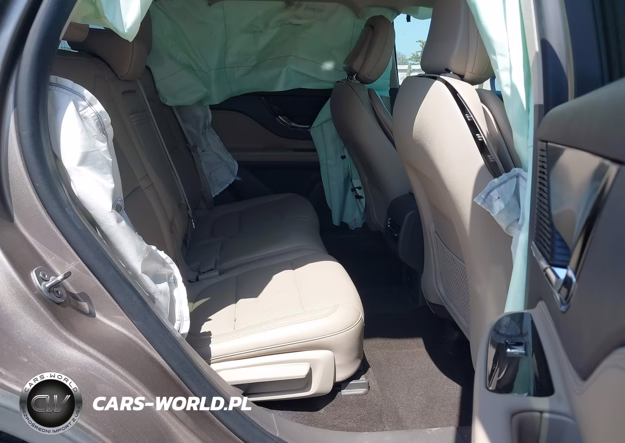2020 Lincoln Corsair Standard VIN:5LMCJ1C94LUL15805 - 8