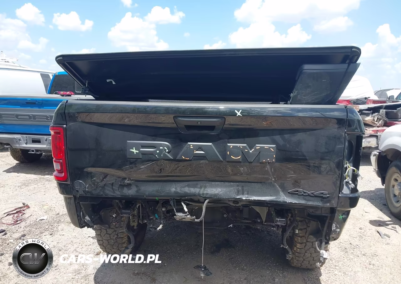 2025 Ram 2500 Tradesman 4X4 6'4 Box VIN:3C6TR5CJ1SG529628 - 16
