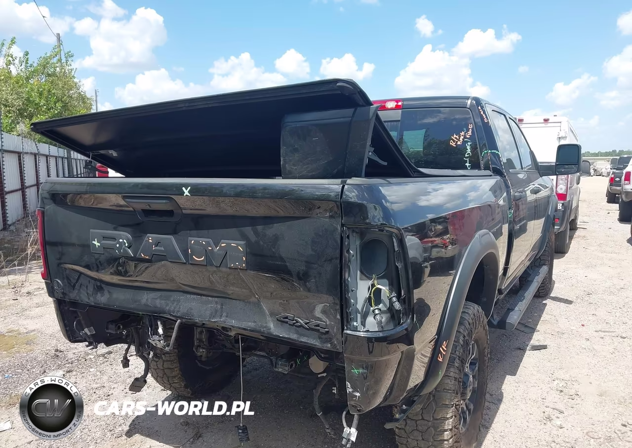 2025 Ram 2500 Tradesman 4X4 6'4 Box VIN:3C6TR5CJ1SG529628 - 4