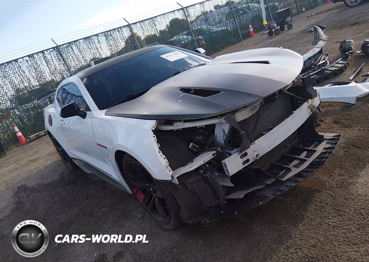 2018 Chevrolet Camaro 1Ss VIN:1G1FF1R70J0188687 - 1