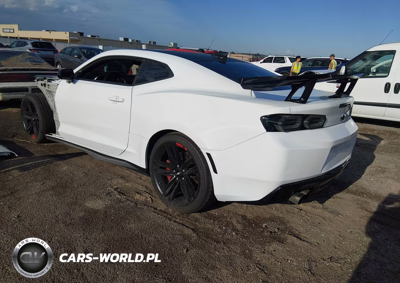 2018 Chevrolet Camaro 1Ss VIN:1G1FF1R70J0188687 - 3