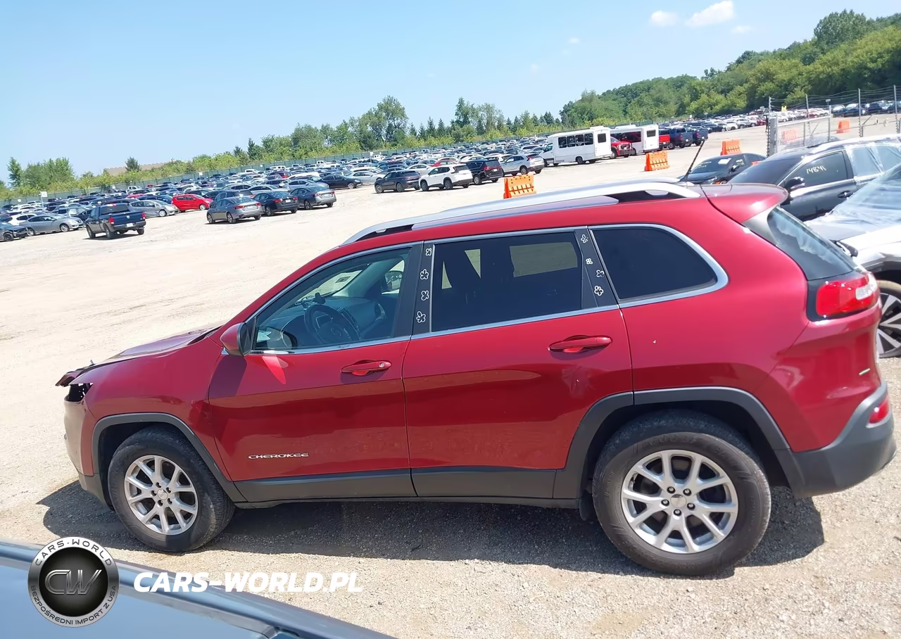 2015 Jeep Cherokee Latitude VIN:1C4PJMCS0FW737012 - 15
