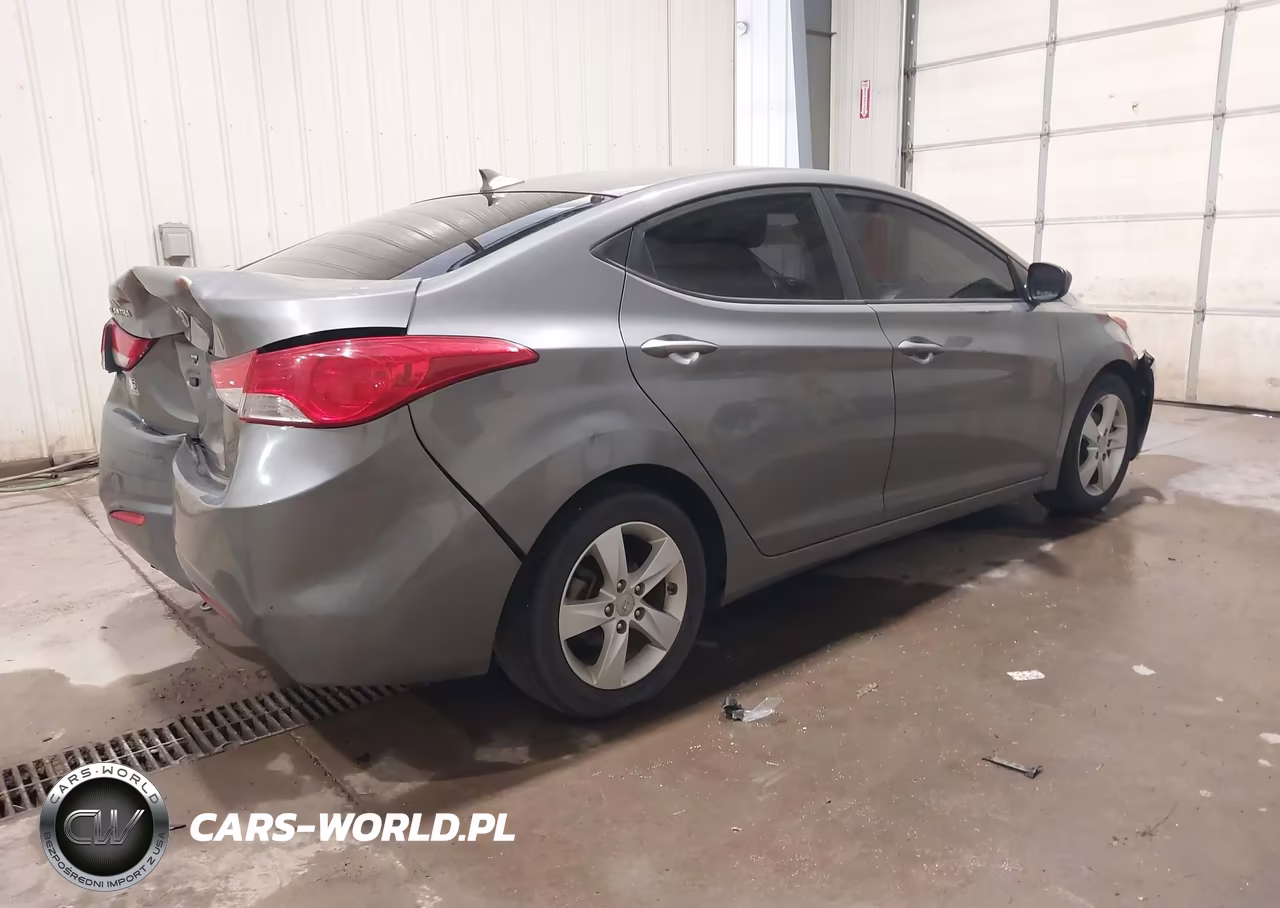 2013 Hyundai Elantra Gls VIN:5NPDH4AE2DH335216 - 4
