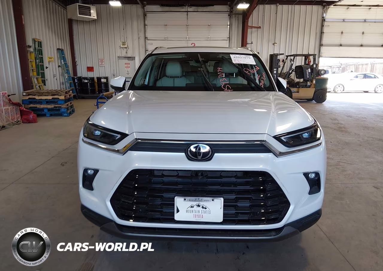2026 Toyota Grand Highlander Platinum VIN:5TDAAAB52TS134641 - 13