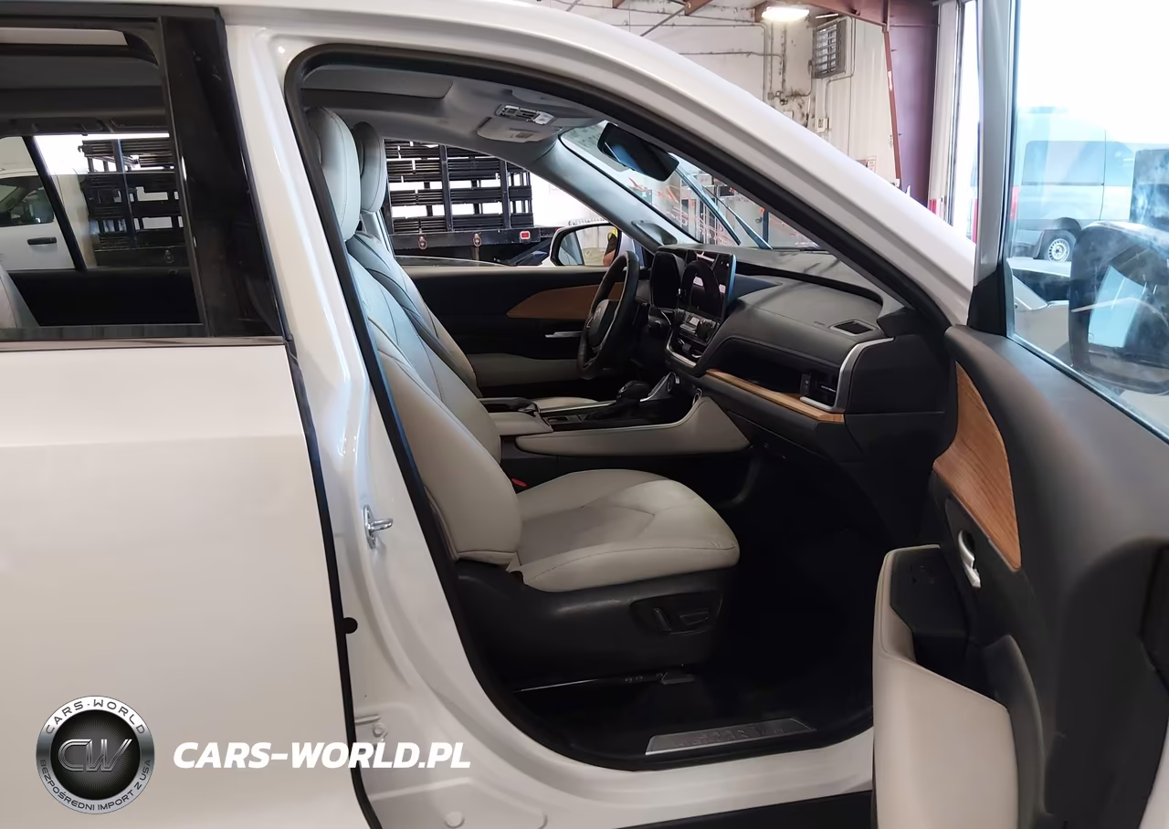 2026 Toyota Grand Highlander Platinum VIN:5TDAAAB52TS134641 - 5