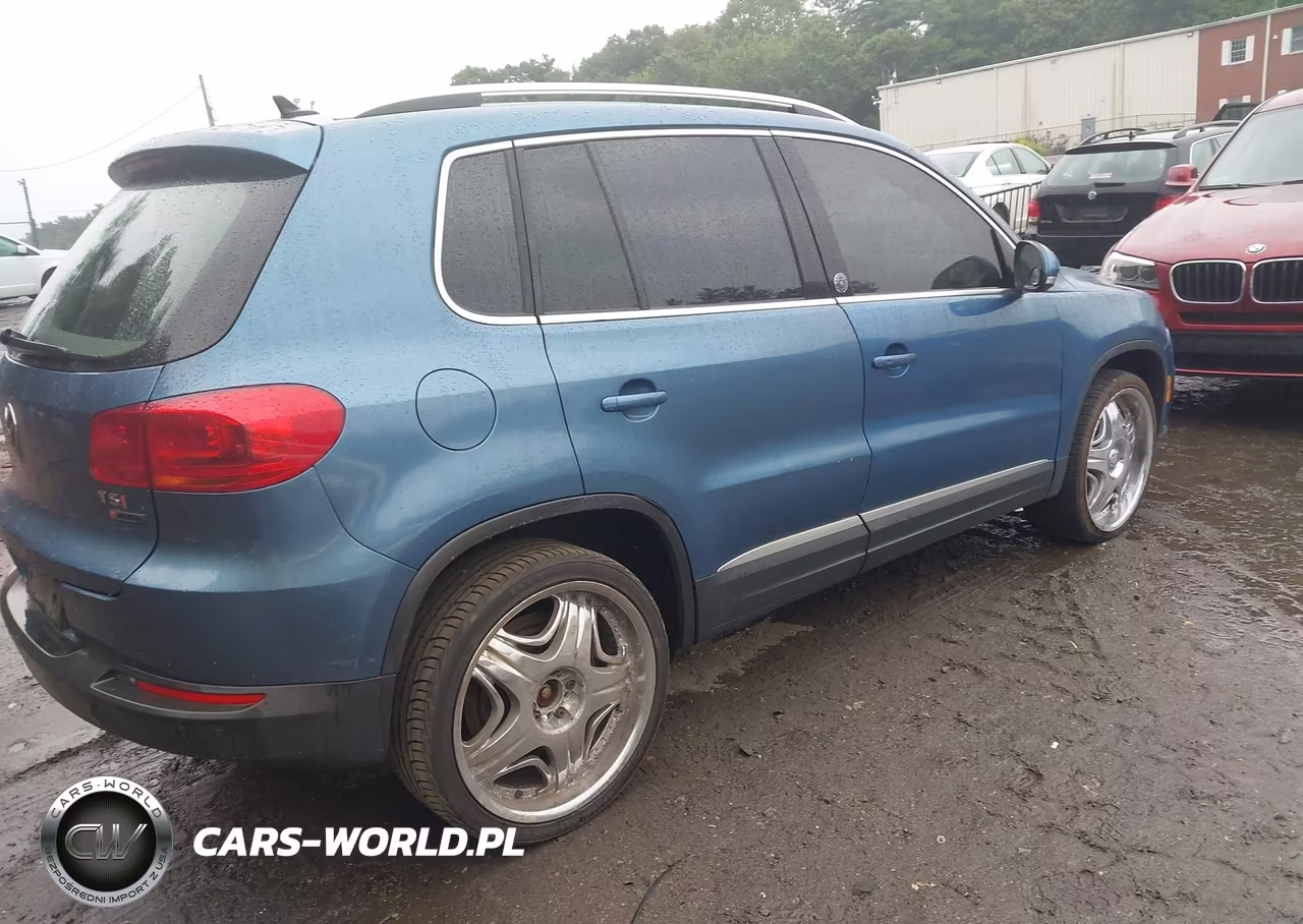 2017 Volkswagen Tiguan 2.0T Wolfsburg Edition VIN:WVGSV7AX0HW509217 - 4