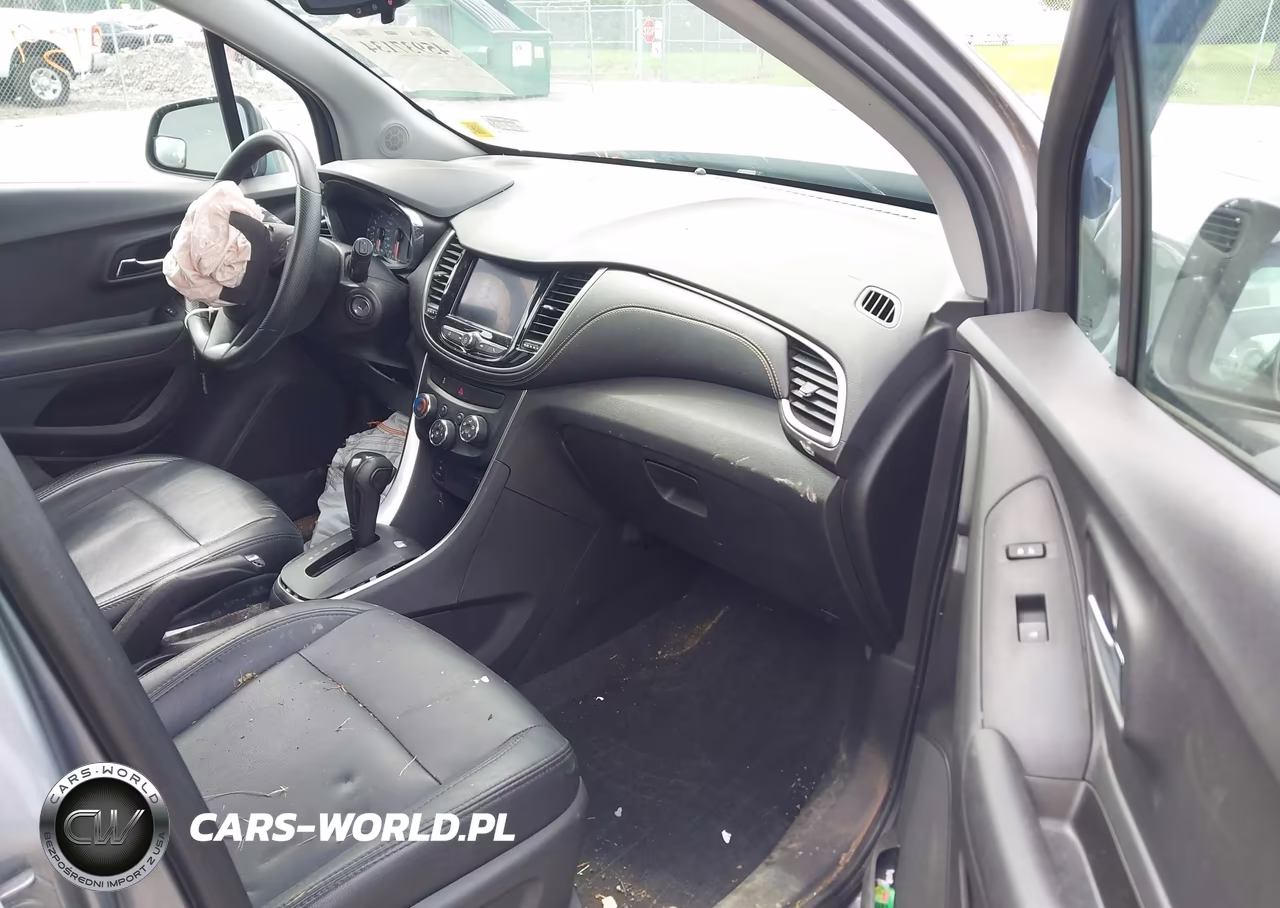 2020 Chevrolet Trax Awd Ls VIN:3GNCJNSB2LL267273 - 5