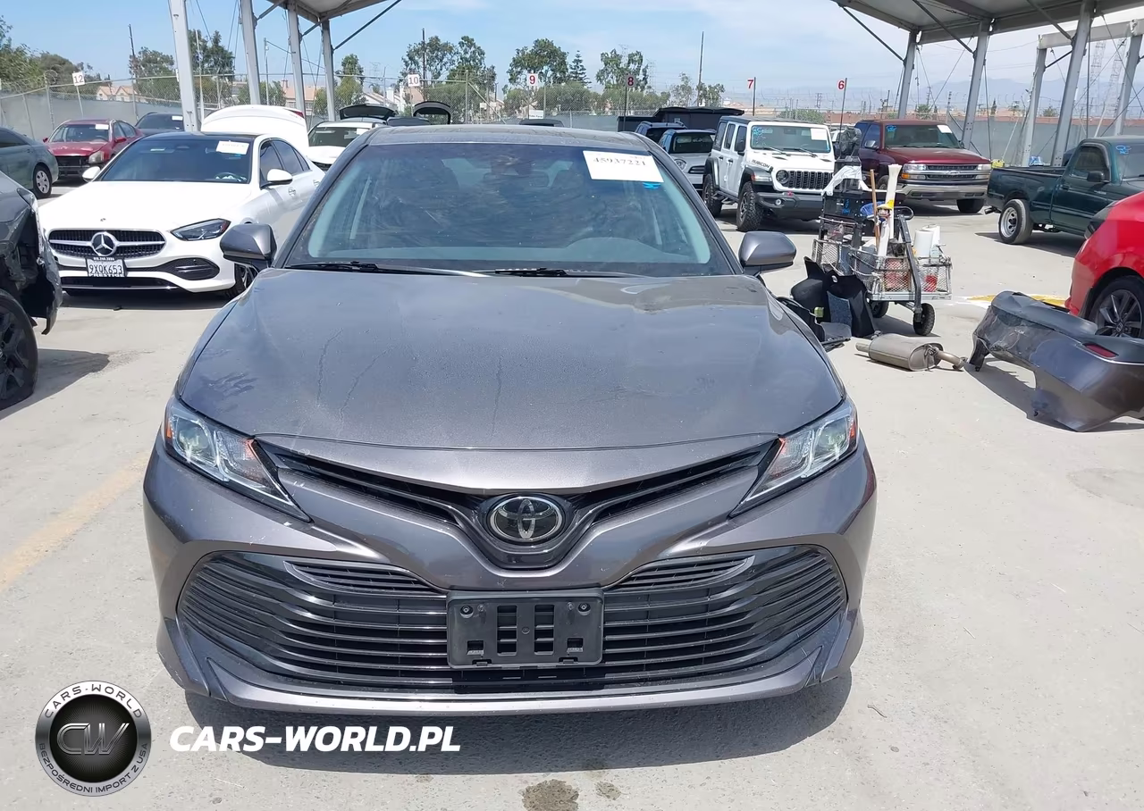 2019 Toyota Camry Le VIN:4T1B11HK1KU732971 - 13