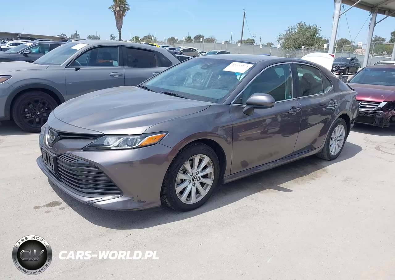 2019 Toyota Camry Le VIN:4T1B11HK1KU732971 - 2