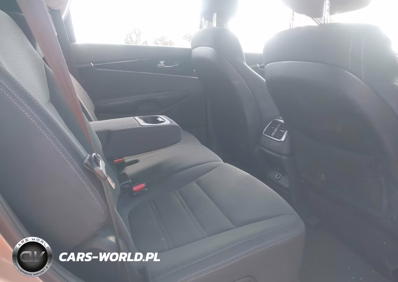 2017 Kia Sorento 2.4L L VIN:5XYPG4A31HG288370 - 8
