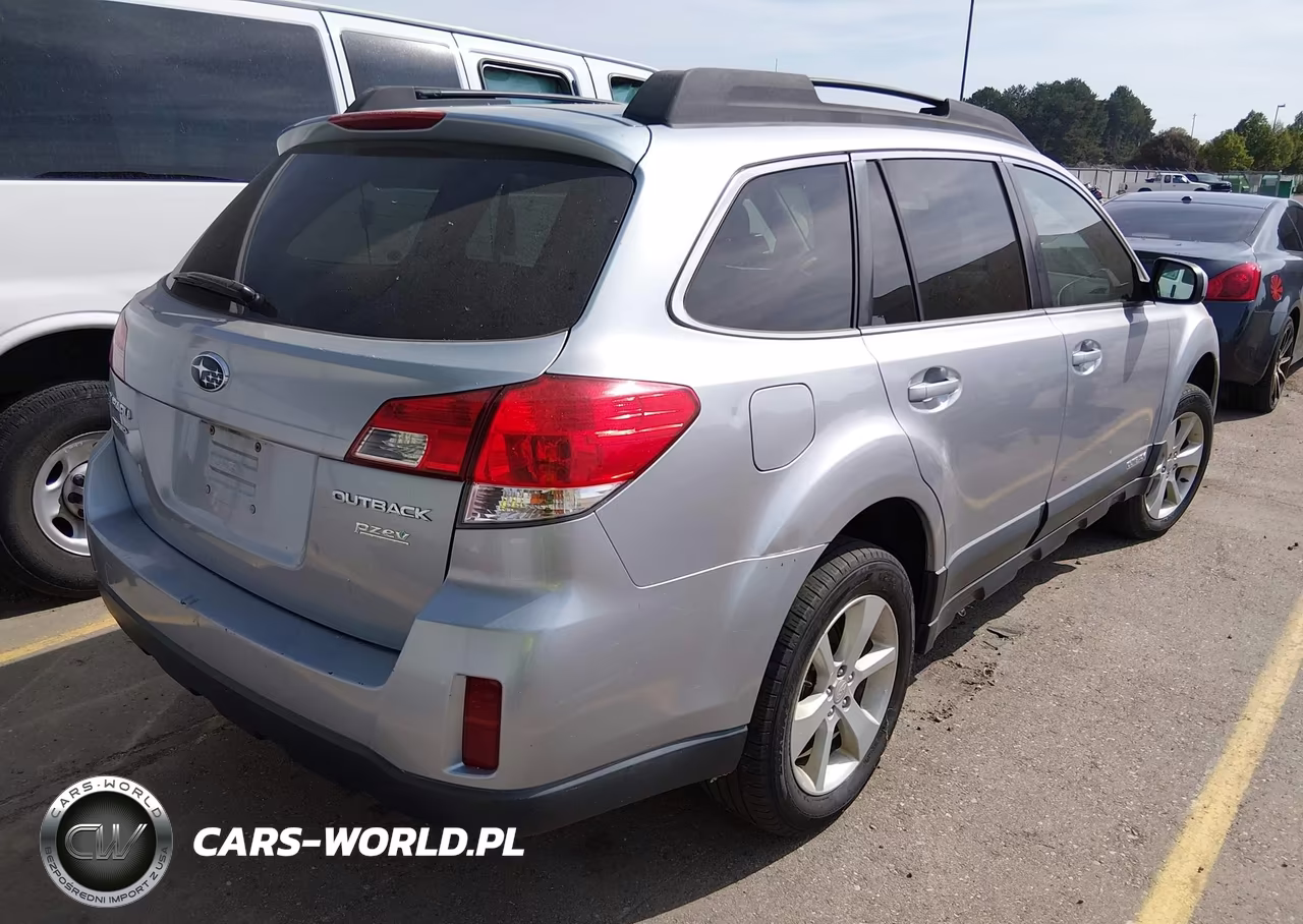 2013 Subaru Outback 2.5I Premium VIN:4S4BRBCC5D3276867 - 4