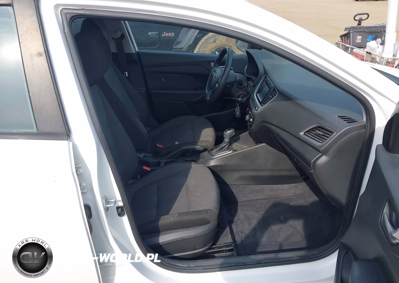 2019 Hyundai Accent Se VIN:3KPC24A39KE042409 - 5