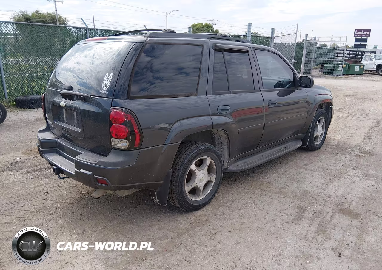 2007 Chevrolet Trailblazer Ls VIN:1GNDS13S872256102 - 4