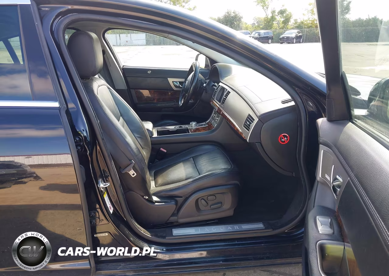 2011 Jaguar Xf VIN:SAJWA0FB9BLR92111 - 5