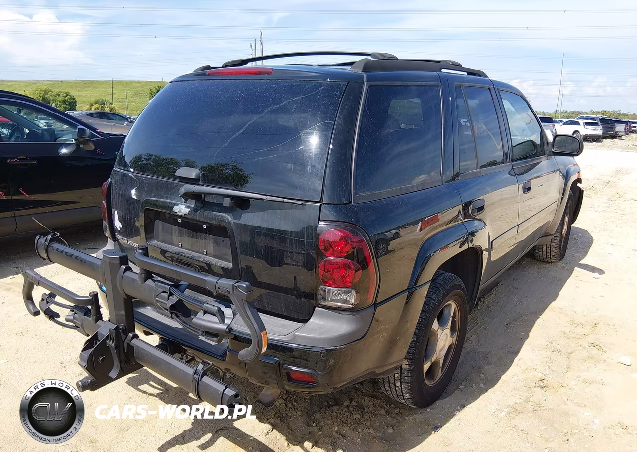 2007 Chevrolet Trailblazer Ls VIN:1GNDT13S872102163 - 4