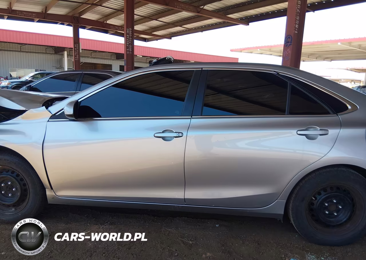 2015 Toyota Camry Le VIN:4T1BF1FK8FU899824 - 14