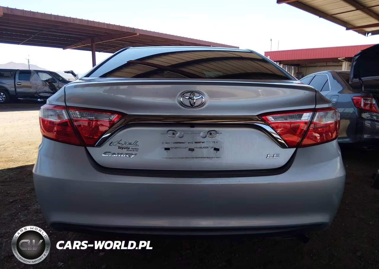 2015 Toyota Camry Le VIN:4T1BF1FK8FU899824 - 16