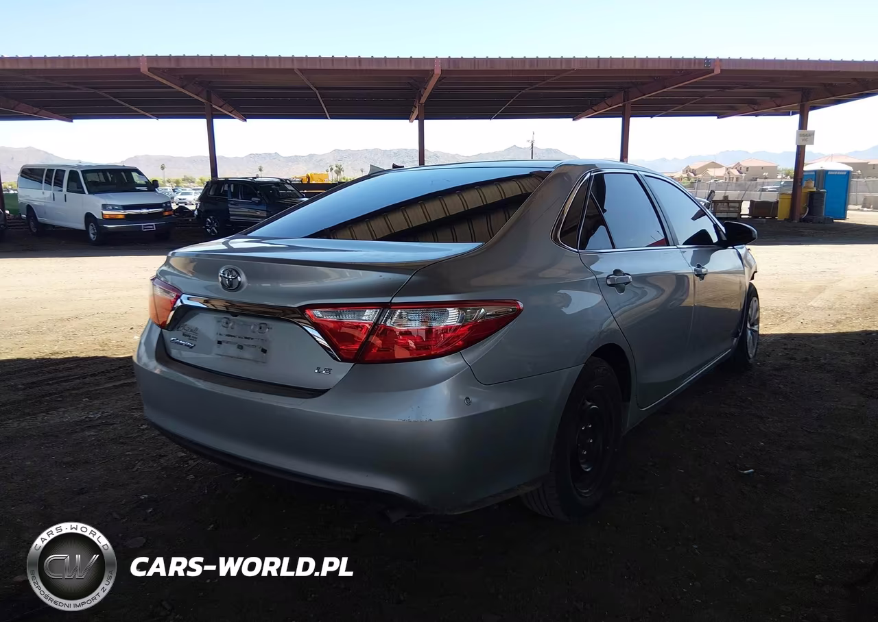 2015 Toyota Camry Le VIN:4T1BF1FK8FU899824 - 4